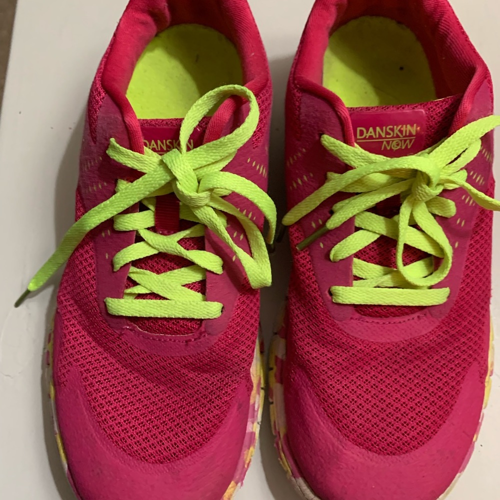 Danskin Now Tennis Shoes 7 1/2 Pink Neon Laces Casual Athletic Everyday Comfort